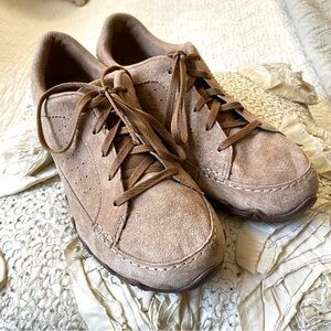 Sketchers Brown Suede Leather Athletic Shoe Sneaker Womans Size 10